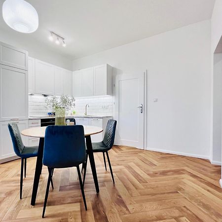 Apartamenty Kamienica Centrum - 1 Maja Lubin  Ngoại thất bức ảnh