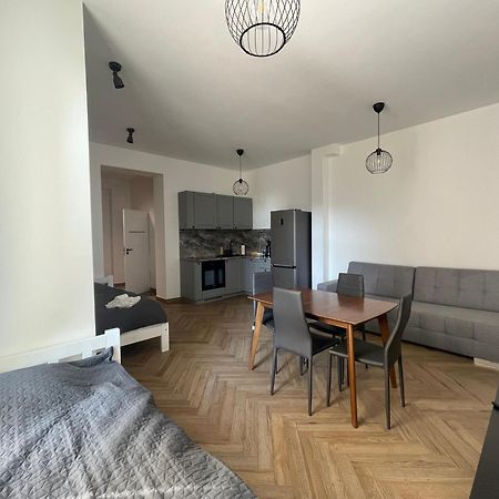 Apartamenty Kamienica Centrum - 1 Maja Lubin  Ngoại thất bức ảnh