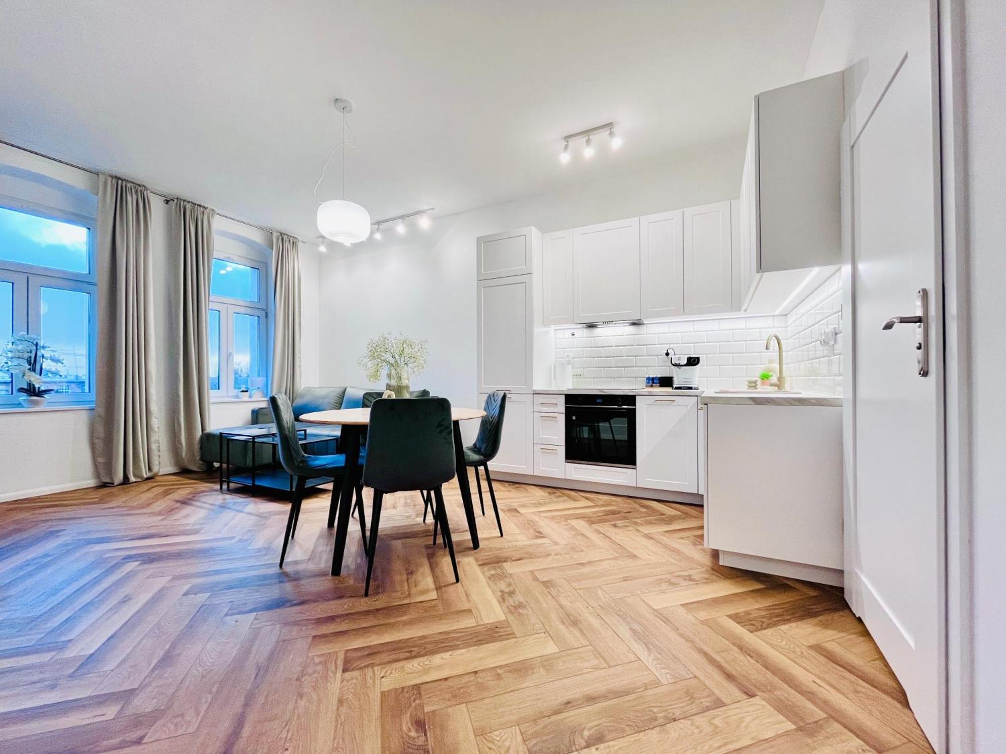 Apartamenty Kamienica Centrum - 1 Maja Lubin  Ngoại thất bức ảnh