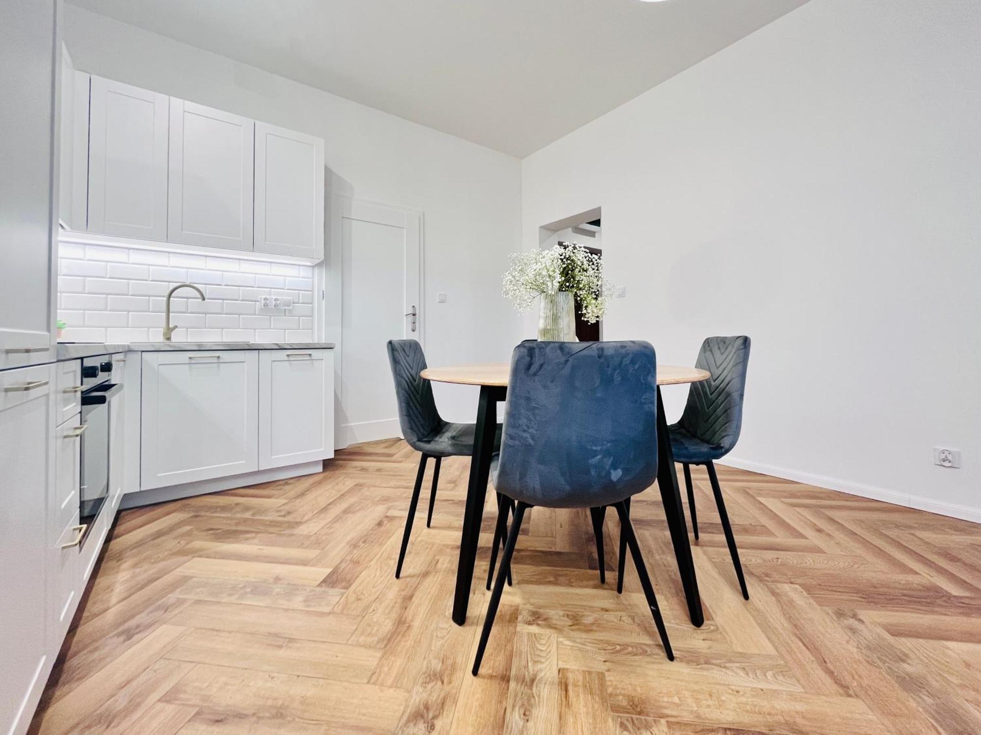Apartamenty Kamienica Centrum - 1 Maja Lubin  Ngoại thất bức ảnh