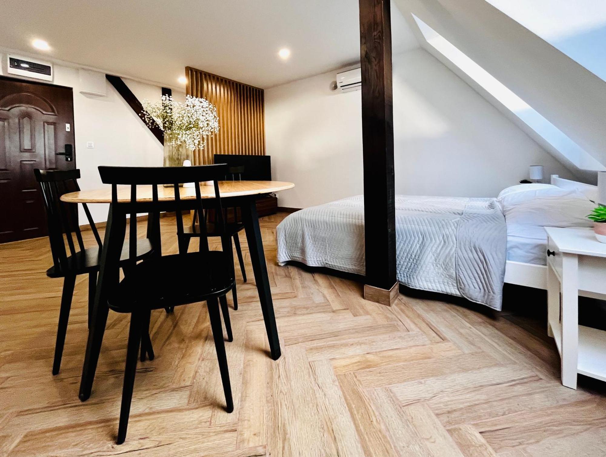 Apartamenty Kamienica Centrum - 1 Maja Lubin  Ngoại thất bức ảnh